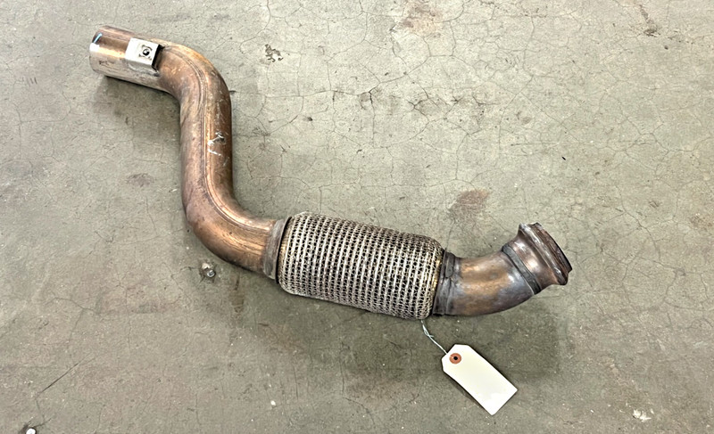 ⭐2017-2019 INFINITI QX30 FWD 2.0L FRONT EXHAUST DOWN FLEX PIPE TUBE OEM LOT2589