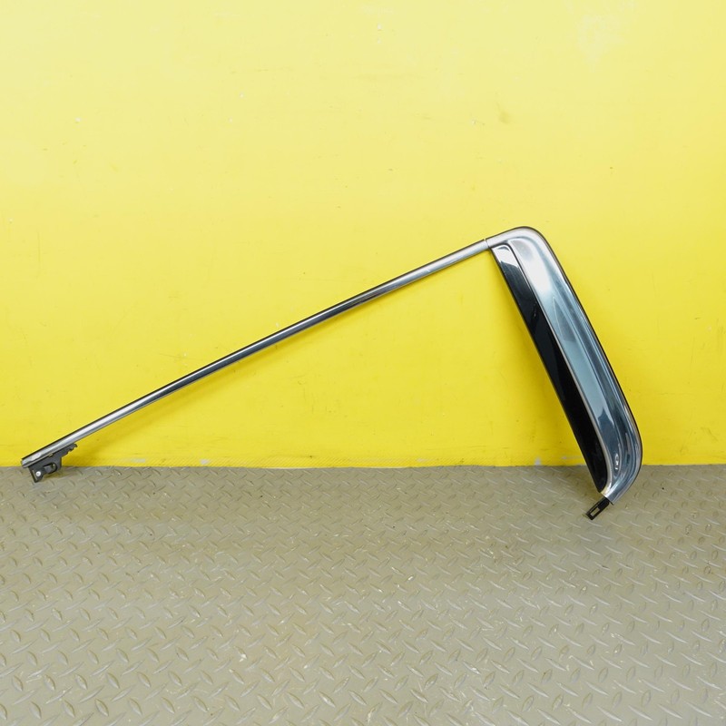 2014-2019 GMC SIERRA 1500 Rear Left Door Window Frame Applique OEM 84550593