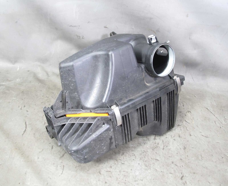 2013-2017 BMW F25 X3 F26 X4 28i N20 4-Cyl Air Filter Intake Muffler Box Housing