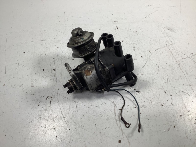 85 Honda Accord A/T Distributor Assembly Hitachi D4R84-23 4Z03 30100-PD2-675 OEM