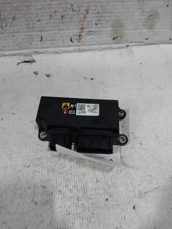 2016 GMC Sierra 1500 Body Control Module OEM 13587700 Black 95K Miles