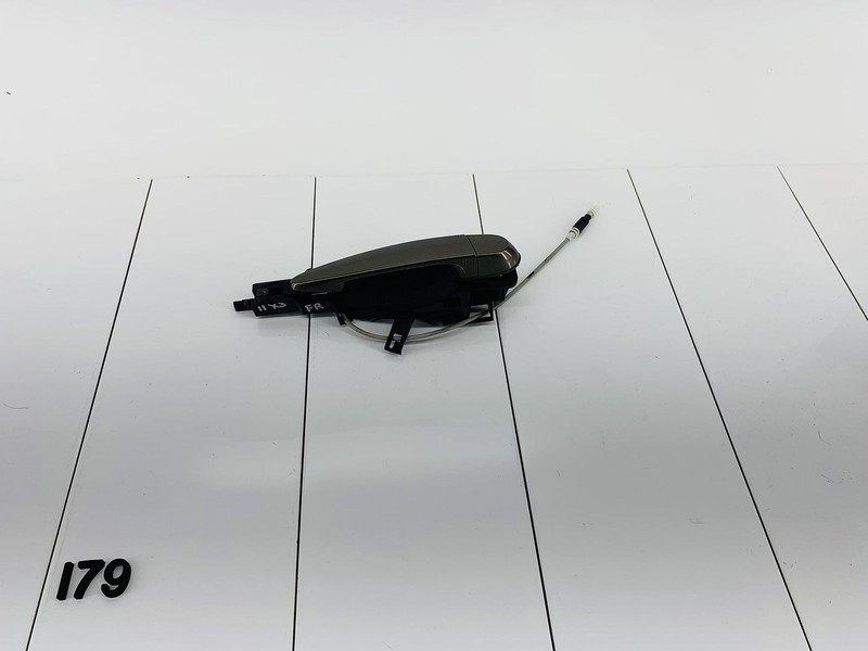 11-17 BMW X3 F25 FRONT RIGHT PASSENGER SIDE EXTERIOR DOOR HANDLE OEM