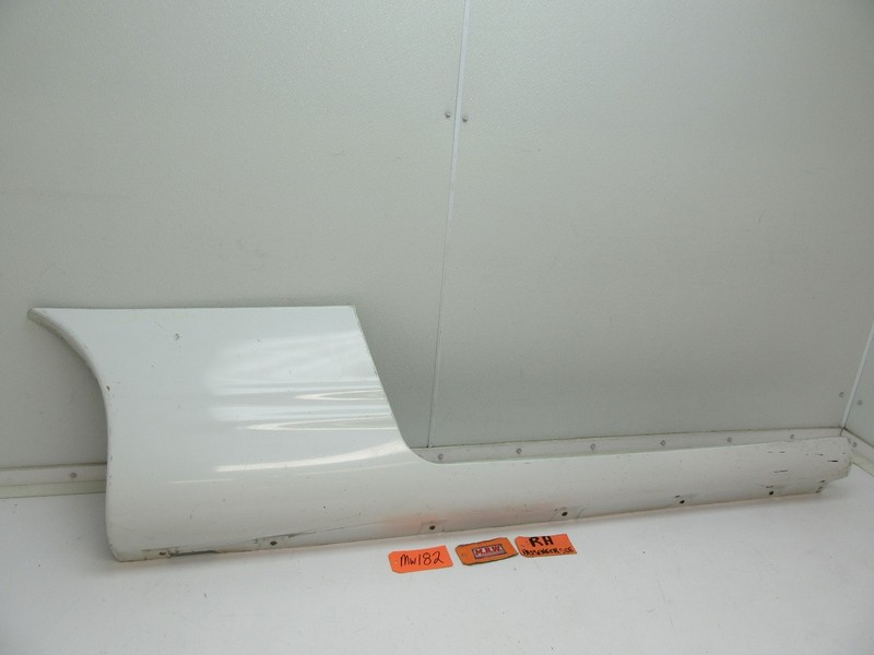 ROCKER PANEL PASSENGER SIDE SKIRT MOLDING TRIM COVER WHITE 97-01 SEBRING AVENGER