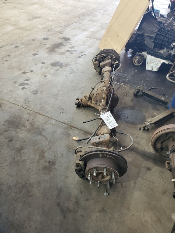 Rear Axle Classic Style Crew Cab 8 Stud Fits 01-07 SIERRA 1500 PICKUP 298617