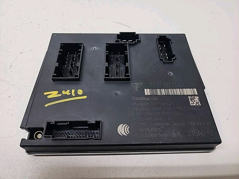 7PP 907 064 DG | 2010-2011 PORSCHE PANAMERA Front BODY Control Module BCM AT