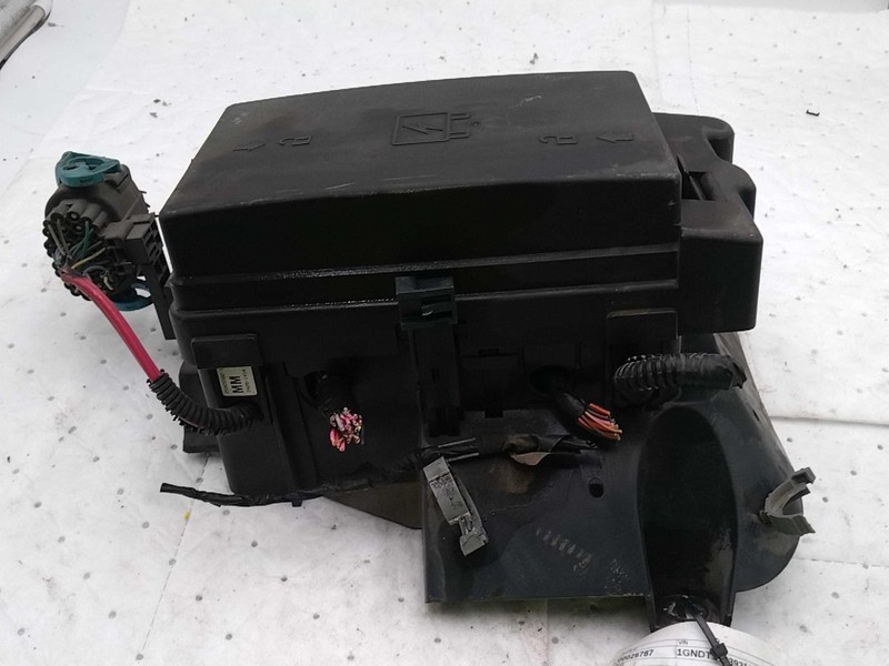 2009 Chevrolet Trailblazer OEM Fuse Box 4.2L - Used, 91k Miles, Genuine Parts