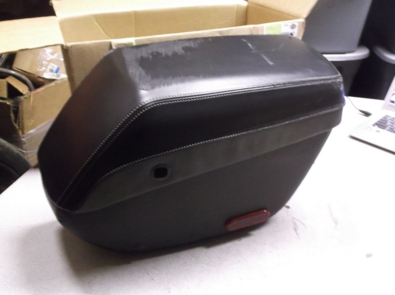 Harley Davidson 90200601 10lb Saddlebag w/ Reflector *FREE SHIPPING*