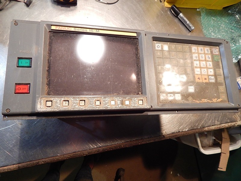 Fanuc A02B-0094-C021 CRT/MDI Unit N4673 1990 03 Keyboard N860-3161-T001-03A