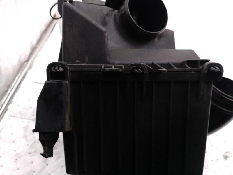 2014 MAZDA 5 Air Cleaner Assembly OEM L53813320 Grey 150K Miles