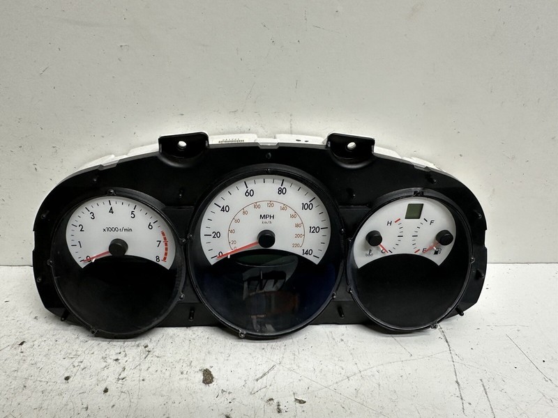 2004 Suzuki Verona Cluster Speedometer tach gauges instrument panel oem
