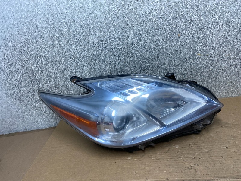 2010 - 2011 Toyota Prius Right Passenger Rh Halogen Headlight OEM AB4599 DW