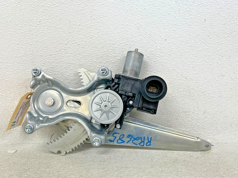 ⭐2016-2022 TOYOTA PRIUS PRIME REAR RIGHT DOOR WINDOW REGULATOR/MOTOR OEM LOT2685
