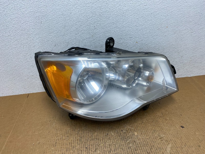 2011 to 2016 Chrysler Town and Country Right Passenger Headlight AE1674 DW