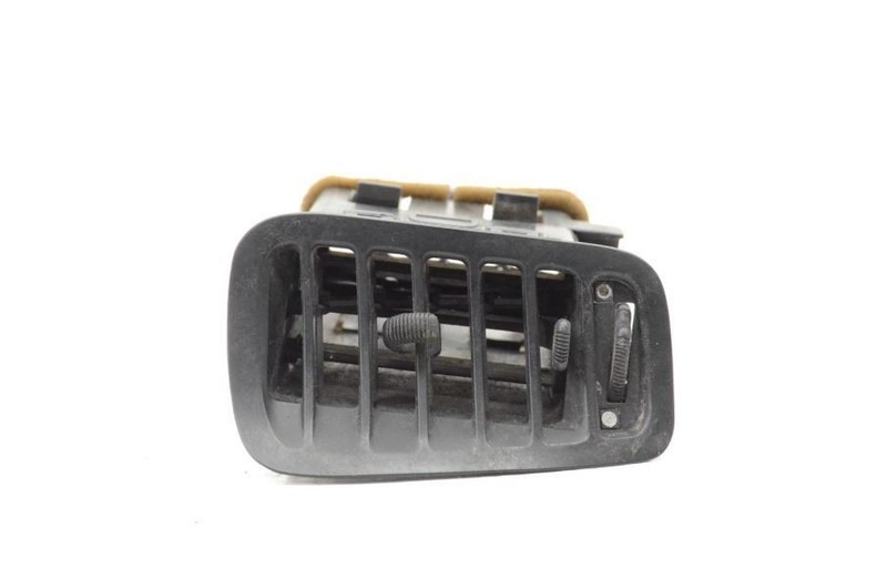 1989-1994 NISSAN 240SX KA24E S13 DRIVER LEFT SIDE DASH VENT F217 5161 2100