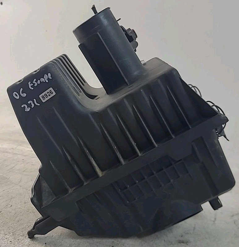 2005-2008 Ford Escape 2.3L Air Intake Cleaner Filter Box Assy 8l84-9C662-CB OEM
