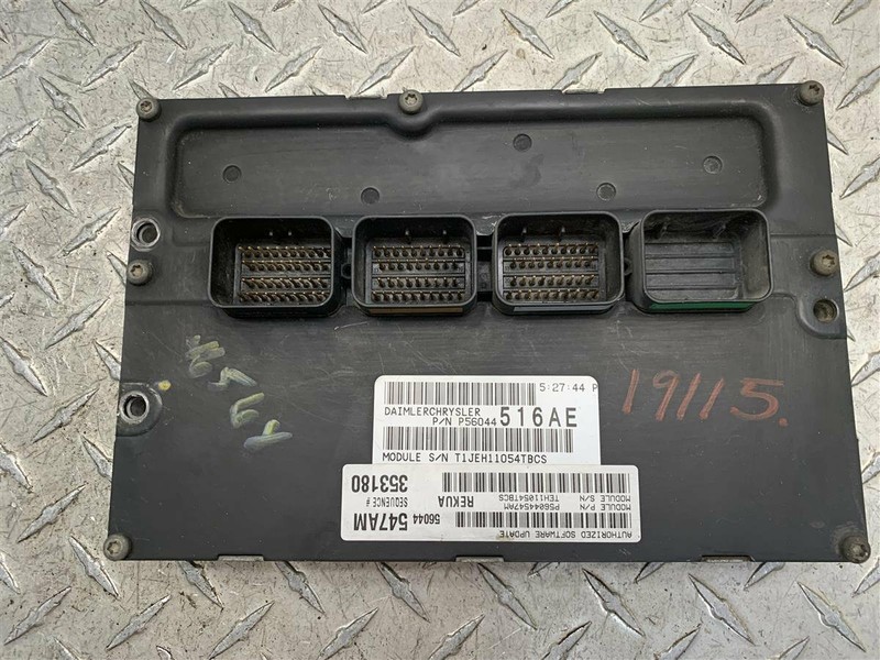 05-06 JEEP GRAND CHEROKEE ECM ENGINE CONTROL MODULE 3.7L 4X4 OEM 590-07674
