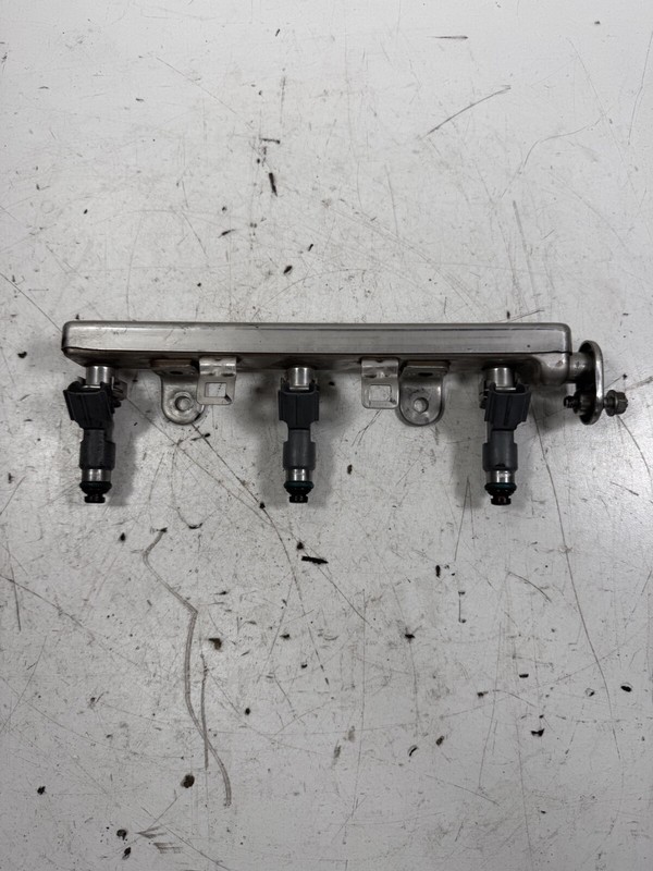 08-012 Honda Accord V6 Front Fuel Rail w/ Injectors 16610-R70-A01 OEM