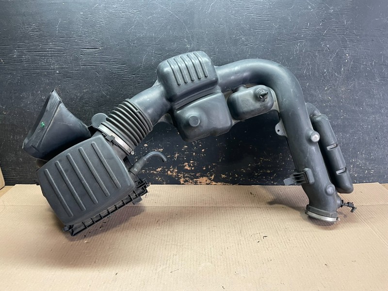2011 - 2013 Dodge Durango 3.6L Resonator Air Box Intake Tube OEM z8341 DG