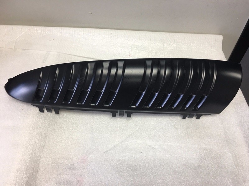 PASSENGER UPPER QUARTER MOLDING OEM 7008824807085