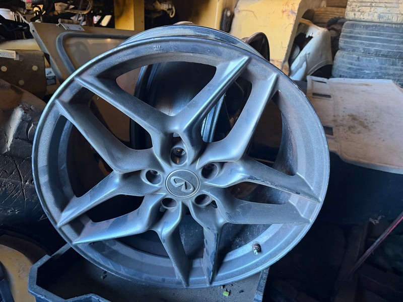 17-19 INFINITI QX30 OEM 19" WHEEL - STOCK 19 INCH RIM- NICE!