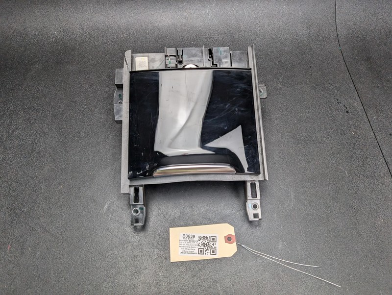 Center Console Storage Tray 2022 Buick Envision 84911689 2021 2023