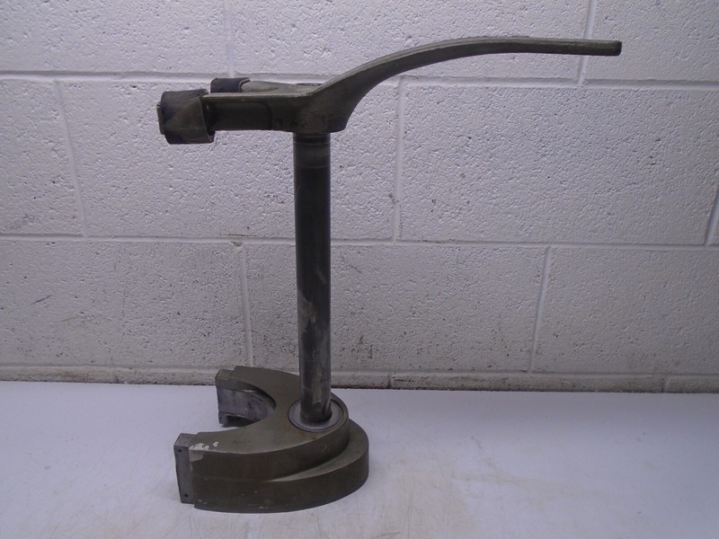 Q2 386570 317780 319772 Johnson Evinrude 1973-77 Steering Arm W/ Lower Bracket