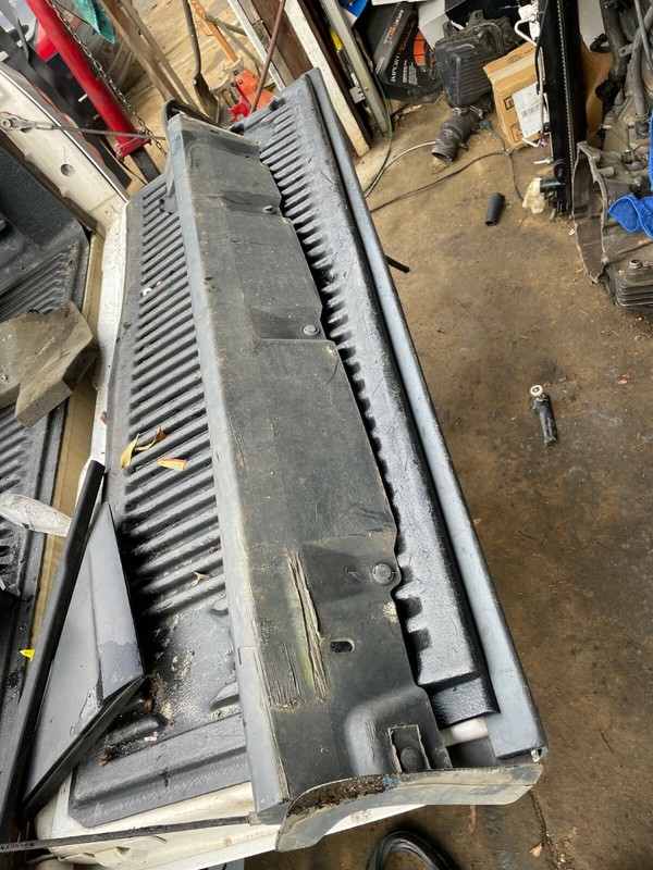 14-18 FORD TRANSIT CONNECT OEM RH REAR SIDESKIRT / ROCKER MOULDING TRIM