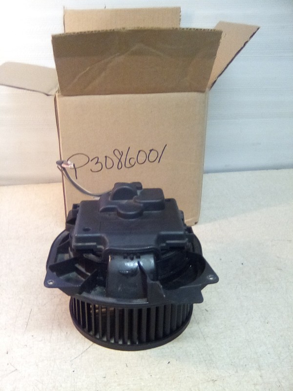 Volvo Brose P3086001 Blower Motor A27289-110
