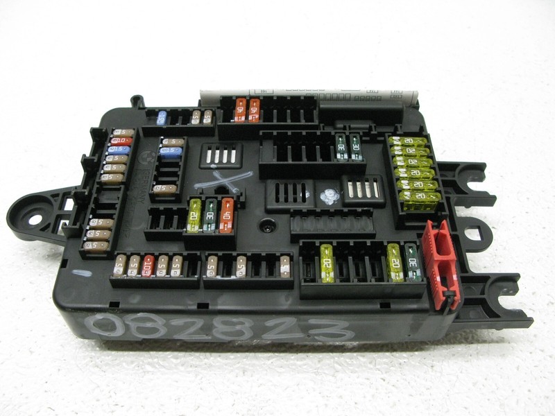 12-21 BMW F30 2 3 4 M3 M4 X5 xDRIVE POWER DISTRIBUTION JUNCTION FUSE BOX 082823