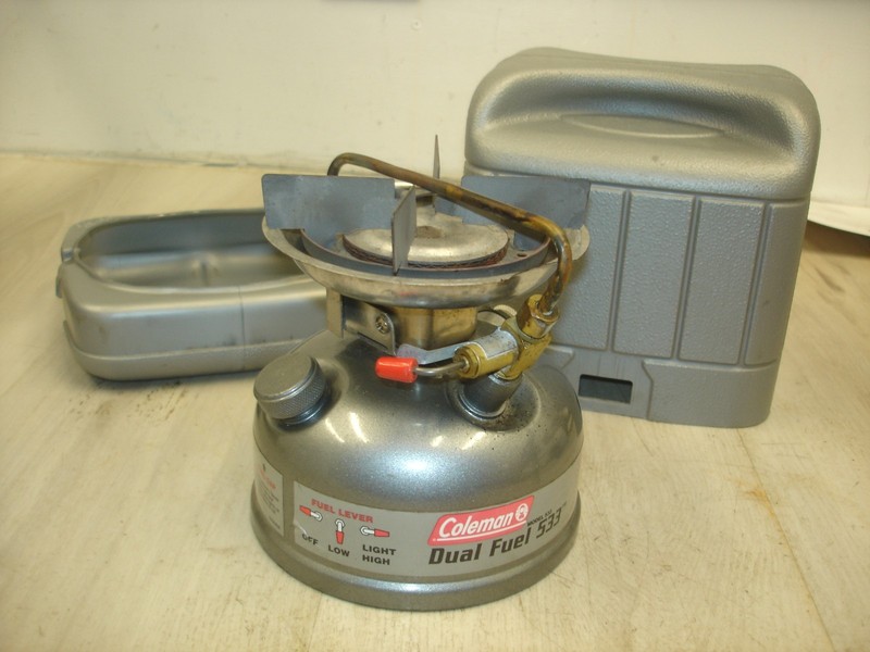 Coleman Dual Fuel 533 stove with case dated 05-07WORKS