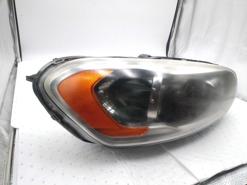 2017 VOLVO XC60 Right Headlight Assembly - Hazy, Needs Buffed, Used