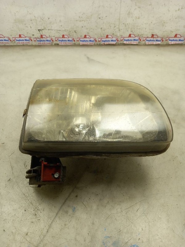01 02 03 04 TOYOTA TACOMA PASSENGER RIGHT HEADLIGHT 81110-04110