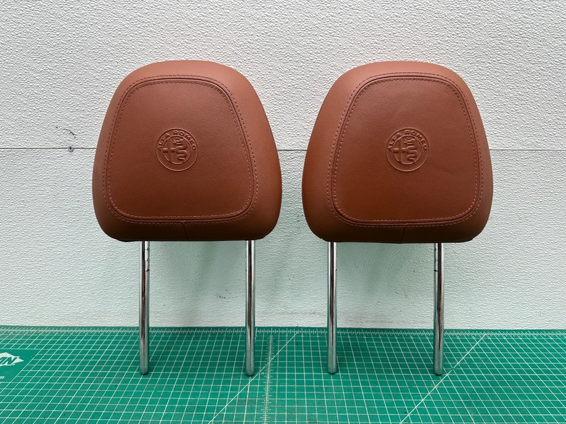 17-24 Alfa Romeo GIULIA FRONT RIGHT LEFT SET SEAT HEADREST OEM
