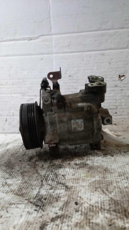 2010 Subaru Impreza A/C Compressor OEM 73111FG000 148K Miles White