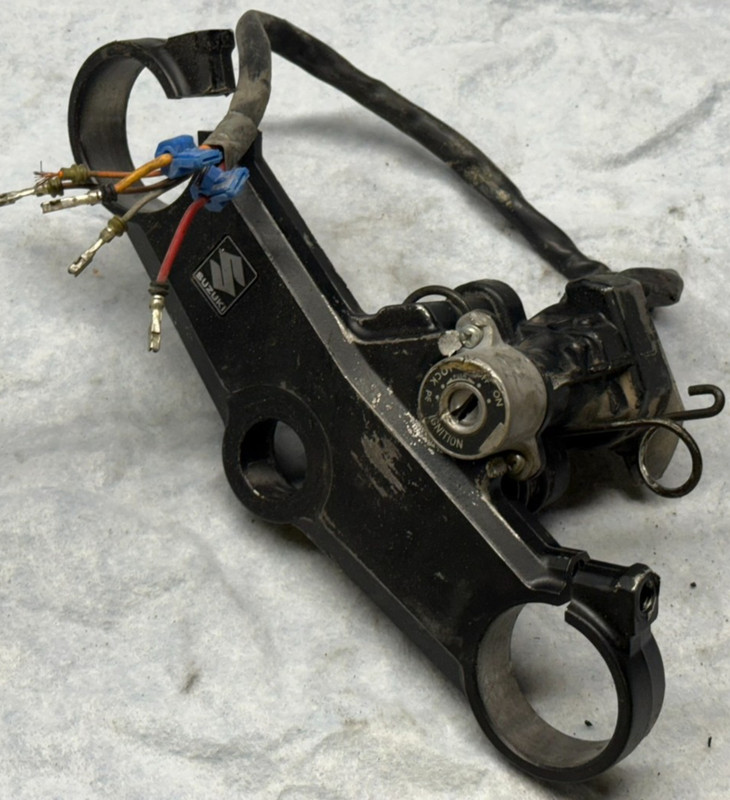 2002 Suzuki GSXR6 Triple Tree Fork Clamp Mount Top Ignition Brace GSXR 600 02