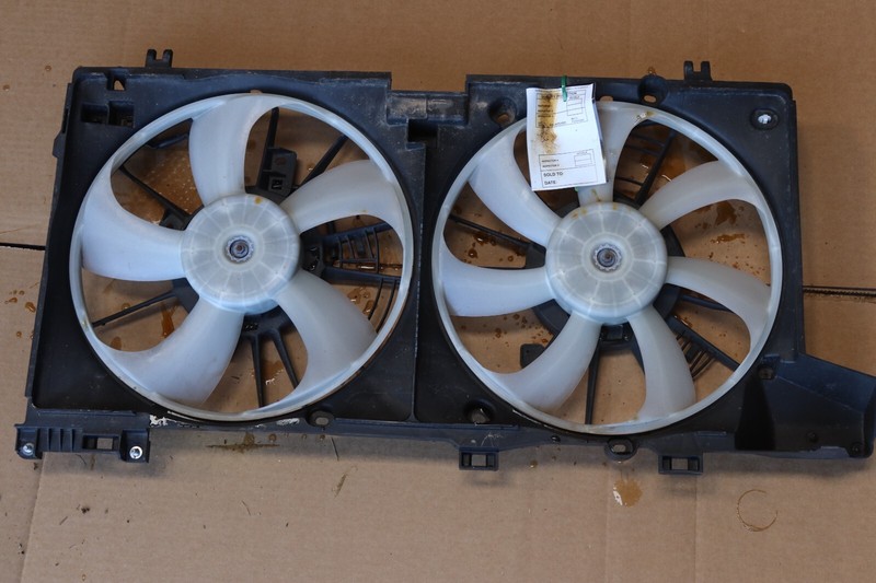 2015-2019 SUBARU LEGACY OUTBACK 2.5L RADIATOR COOLING FAN DUAL MOTOR SHROUD OEM