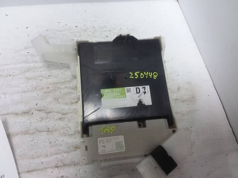 Multiplex Network Body Control Module Fits 15 LEXUS CT200H 89221-76080