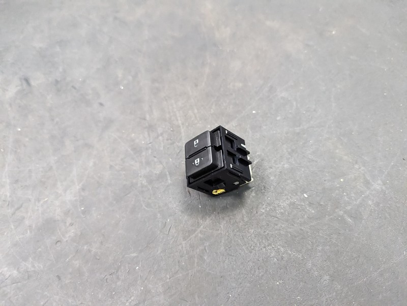 Front Right Door Lock Switch 2021 Toyota C-HR 84930-F4020 2018 2019 2020 2022