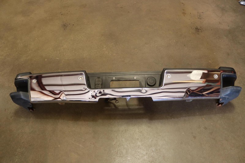 2015-2019 GMC SIERRA 2500 HD REAR BUMPER COVER STEP W/ PDC PARKING SENSORS OEM