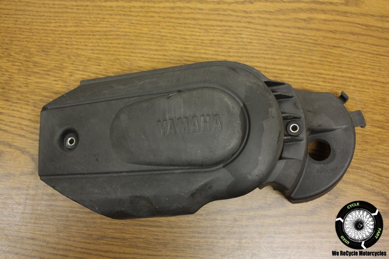 2012 YAMAHA YW 50 ZUMA ENGINE MOTOR SIDE CLUTCH COVER PLASTIC GUARD YW50 12
