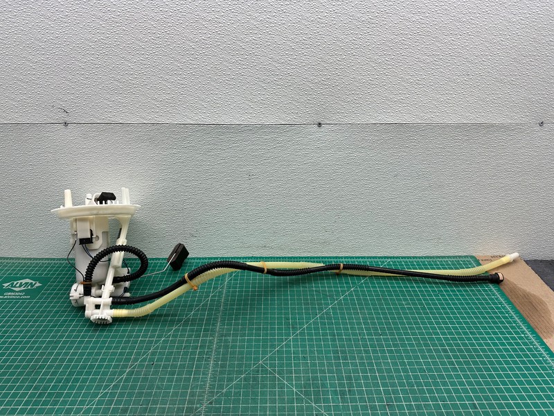 12-15 Mercedes C250 W204 FUEL GAUGE TANK FLOAT LEVEL SENDING SENSOR UNIT OEM