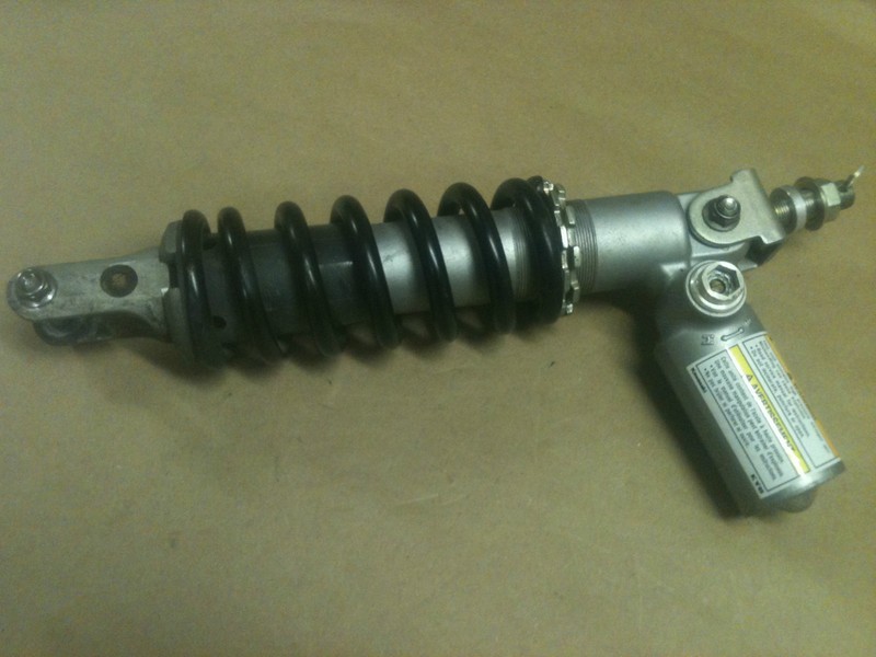 2007 Kawasaki ZX 600 J REAR SHOCK SUSPENSION ZZR ZZR600 ZX600 ZX600J 07