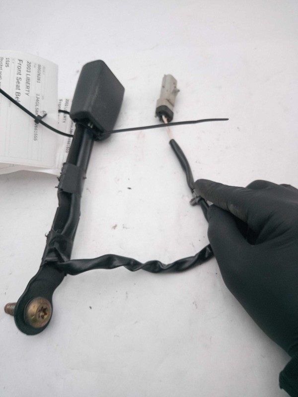 Used Front Right Seat Belt Front fits: 2003 Jeep Liberty bucket seat driver buck