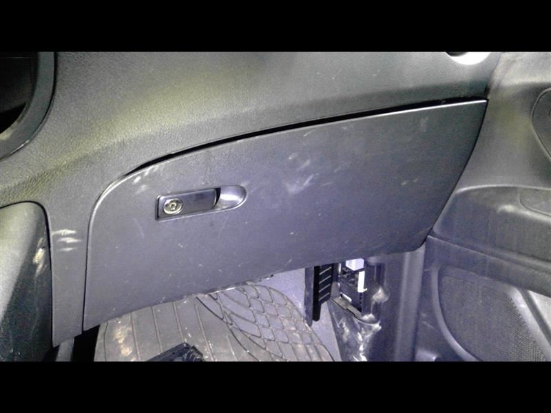2016 2017 Metris Glove Box 916042