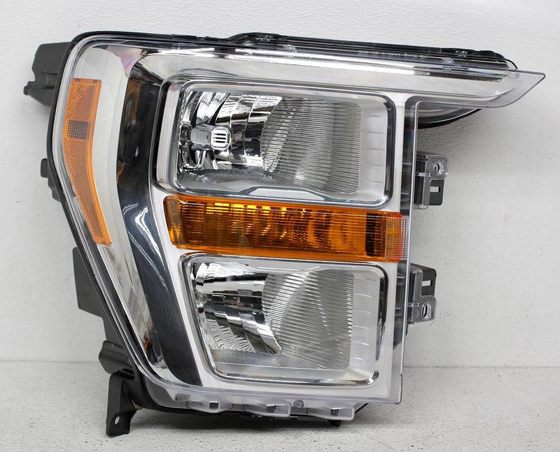 OEM Right Passenger Side Halogen Headlamp For Ford F150 ML3Z-13008-J Tab Missing