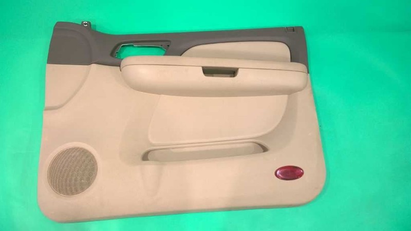 07-10 YUKON PASSENGER RIGHT FRONT INTERIOR DOOR PANEL OEM 2883-106