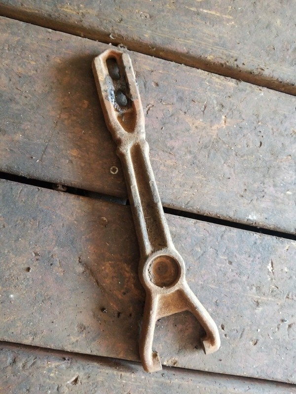 CLUTCH FORK ARM 3765374 GM 259B Chevy Chevrolet