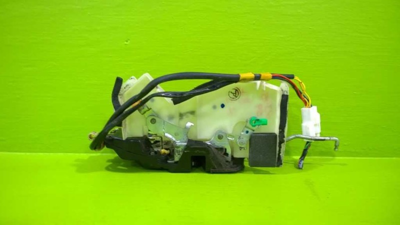 98 99 00 LEXUS LS400 PASSENGER RIGHT FRONT DOOR LOCK LATCH OEM 2395-59