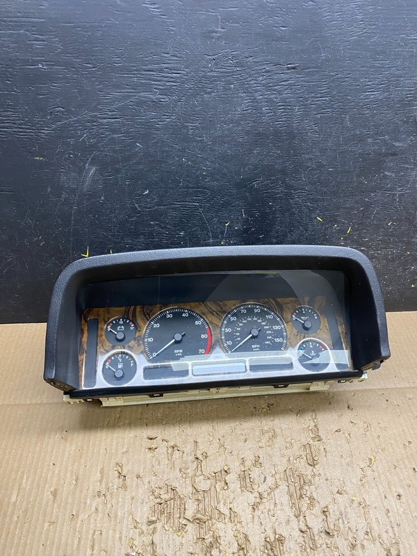 1990-1992 Jaguar XJ40 XJ6 Instrument Cluster Gauge Speedometer V7551 DG