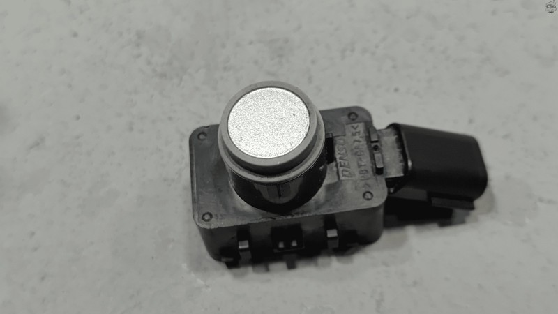 2018-2020 TOYOTA CAMRY REAR OR FRONT BUMPER PARK PARKING AID SENSOR 1PCS OEM